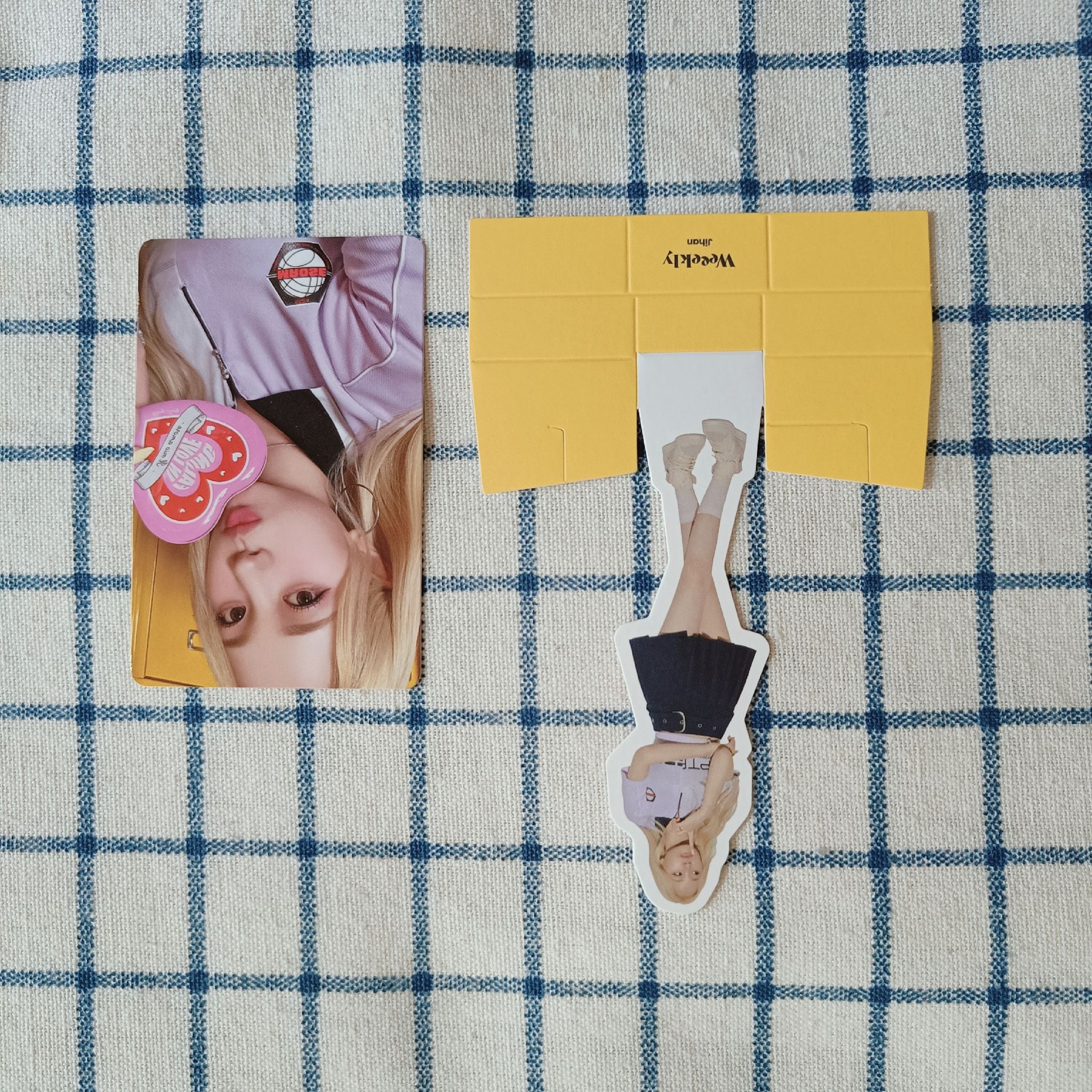 Jihan 專卡+立牌一起出 Weeekly