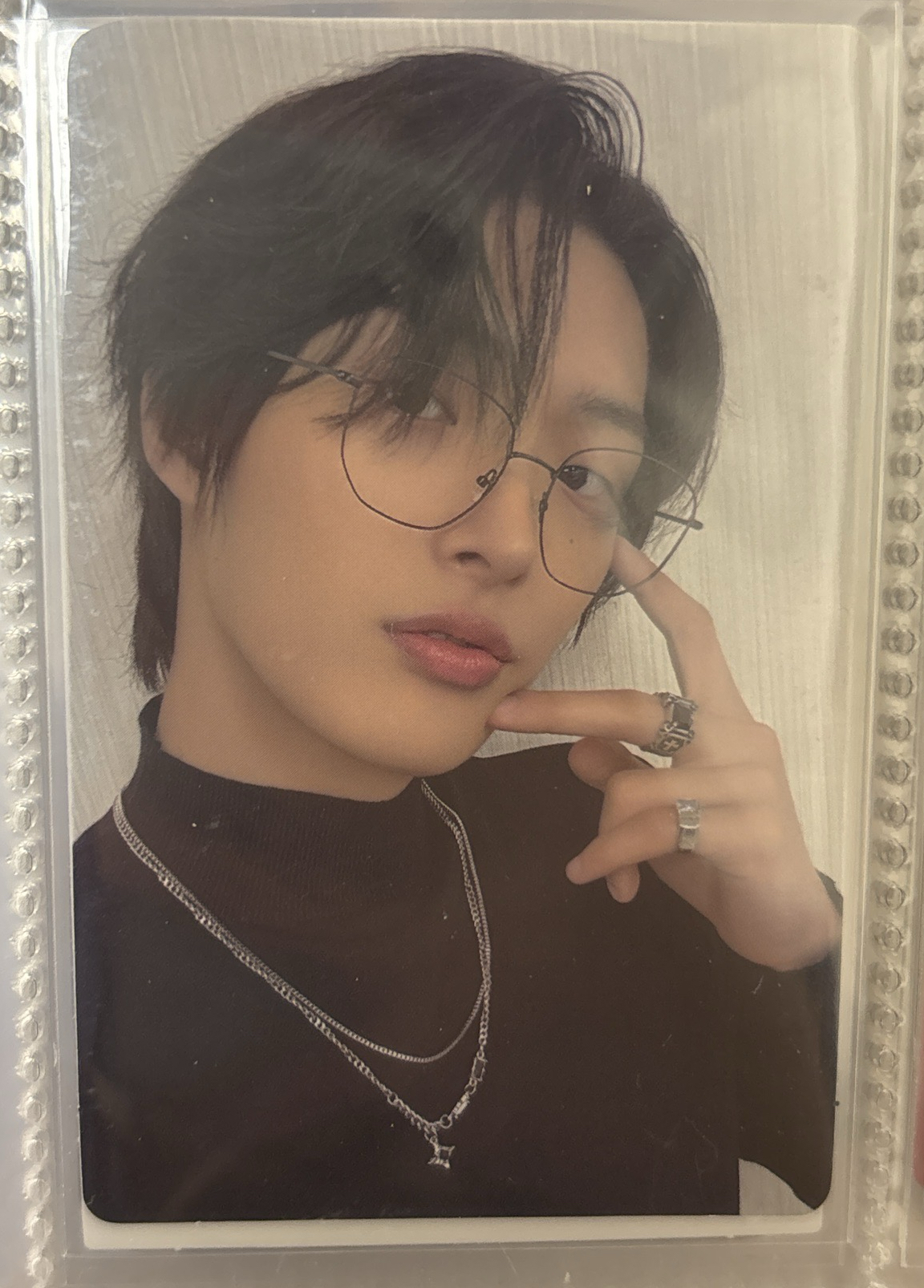 比耶順便臉頰愛心（？）