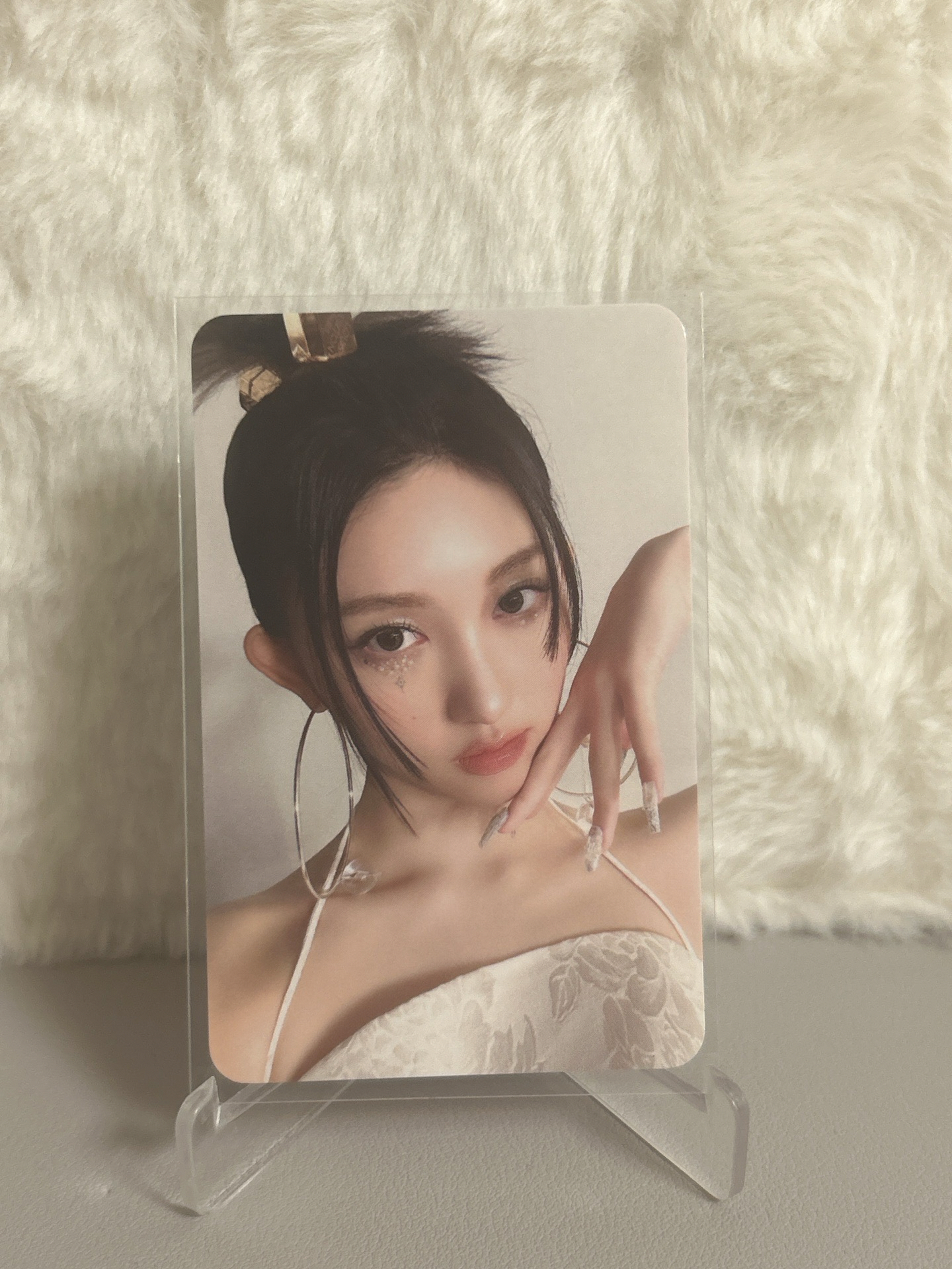 扎髮大耳環托臉秋