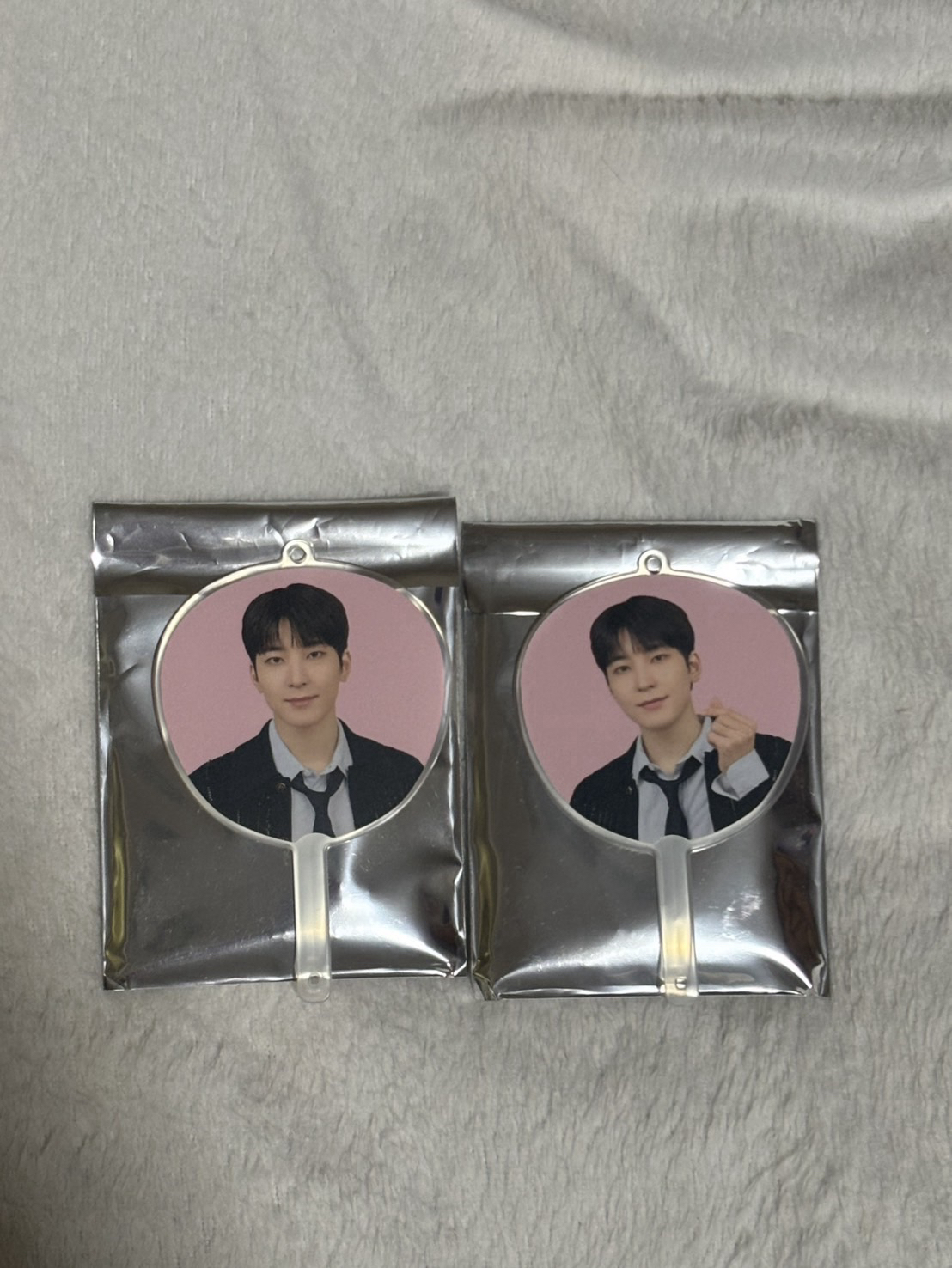 Holiday小扇 圓佑Woowon 一組