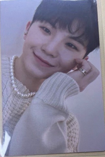 🍚勳 ttt雜誌卡 白毛衣勳