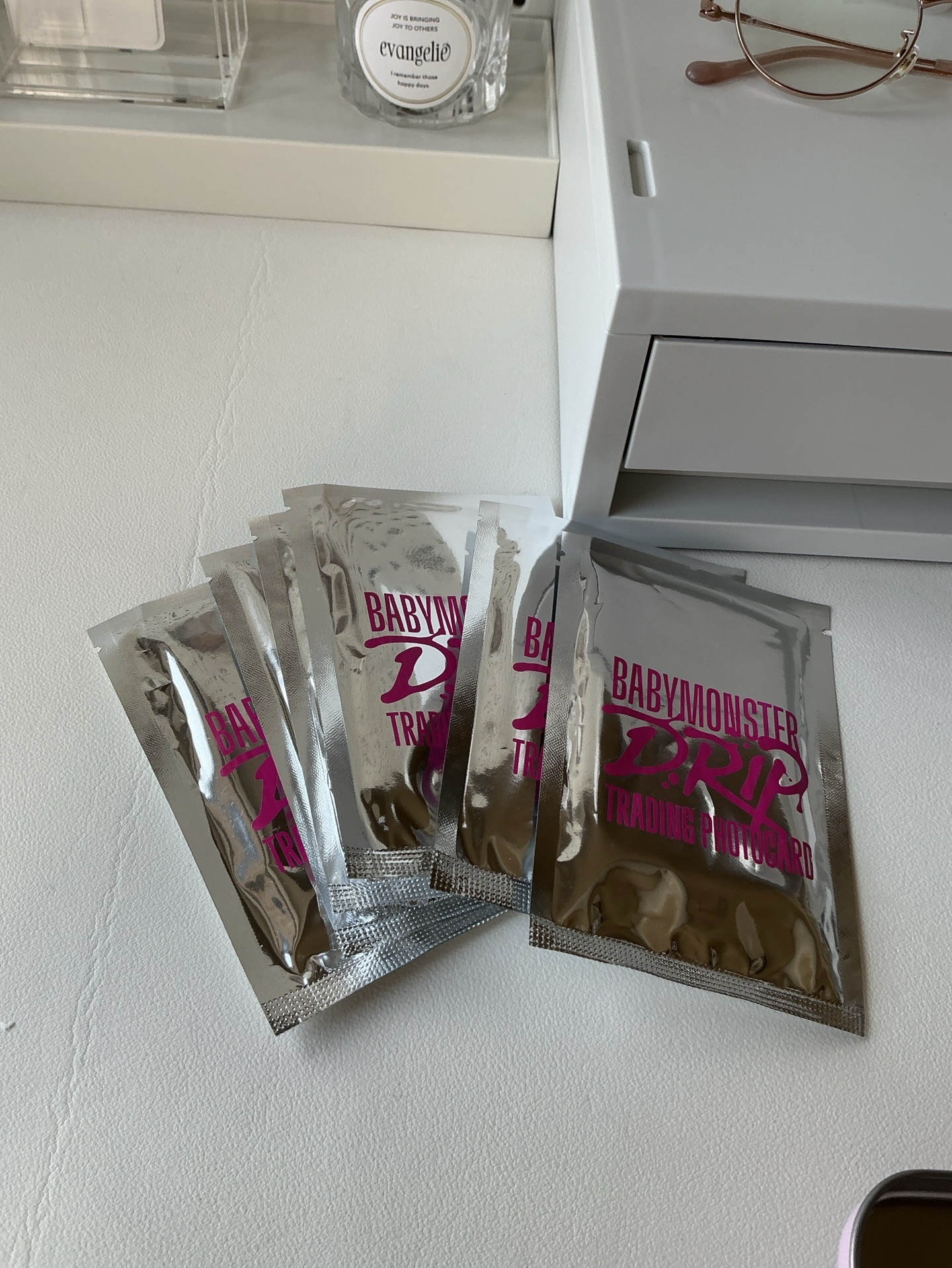 Babymonster卡包YG韓國線下店購入，全新未拆封