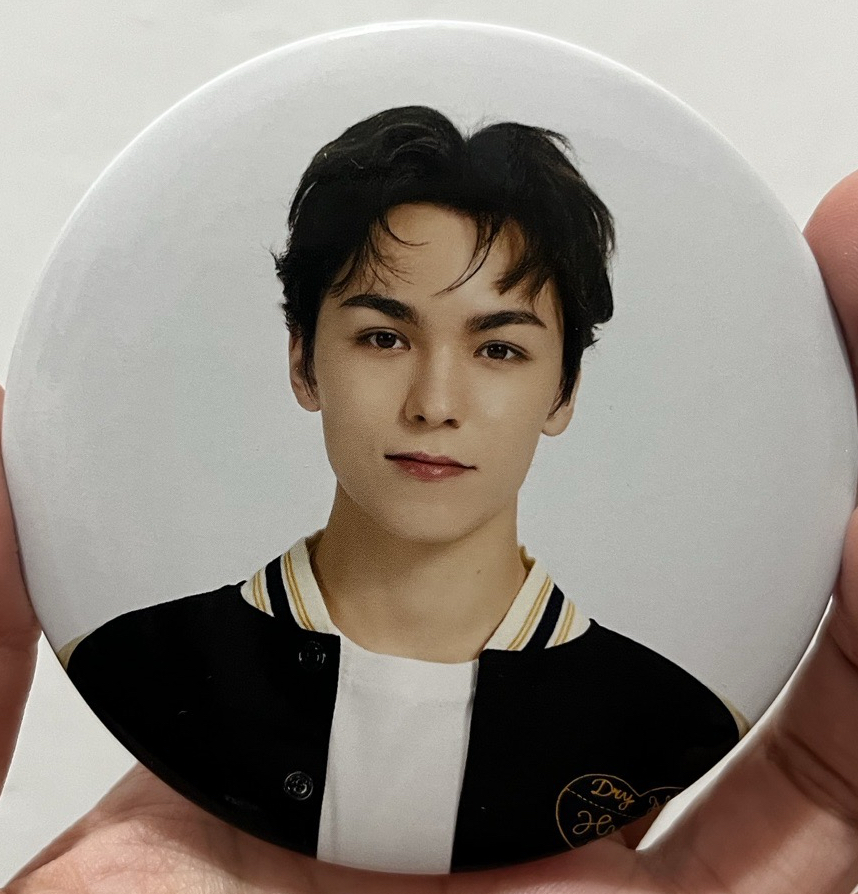 SEVENTEEN 2024克拉島 徽章 率