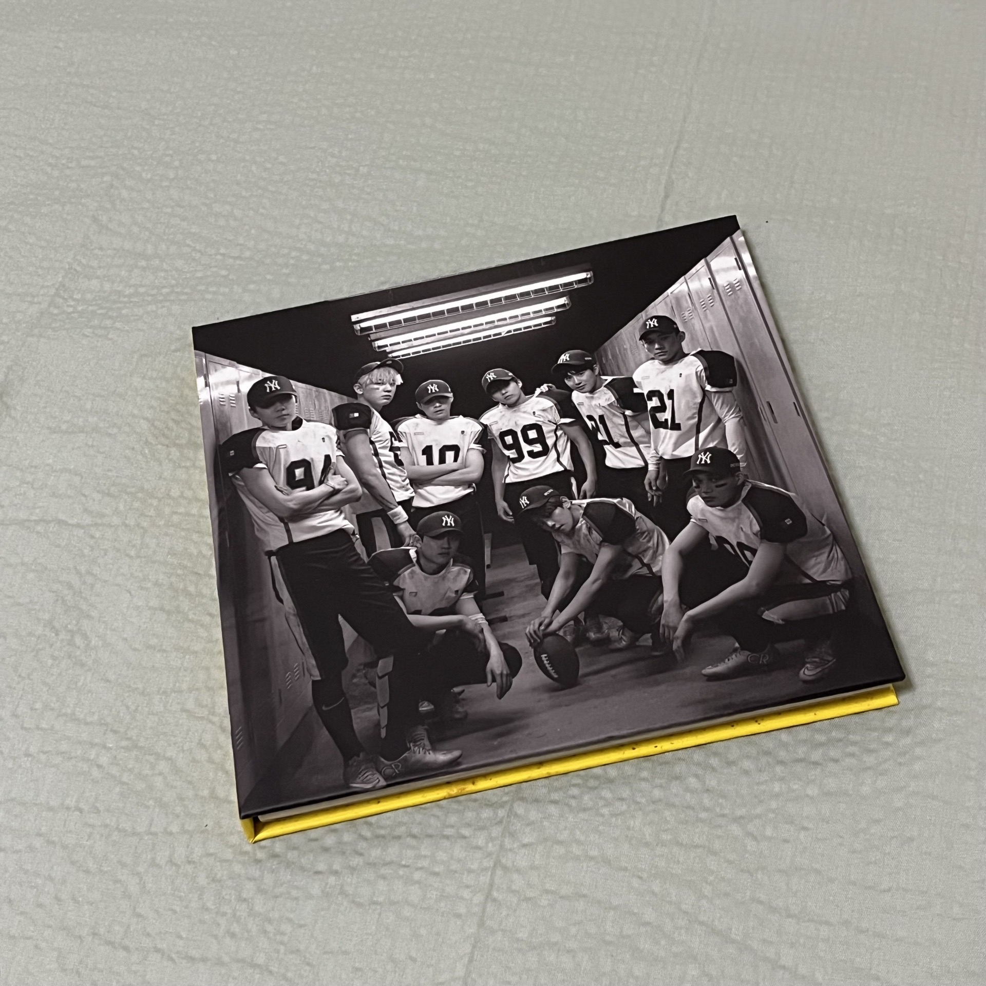 【兩張合售】EXO The 2nd REPACKAGE Album [LOVE ME RIGHT]／EXODUS