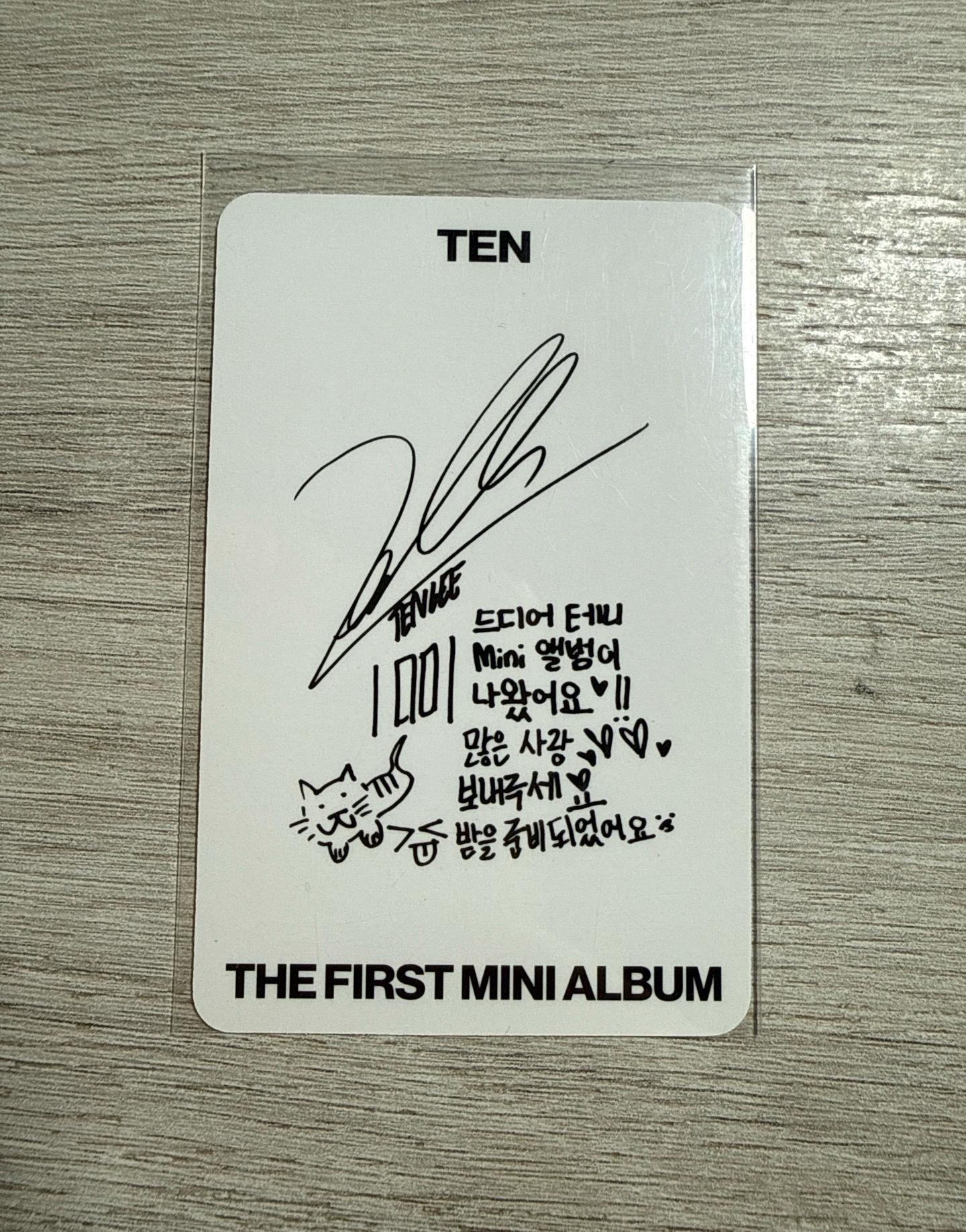 售 Ten抱著Levi小卡