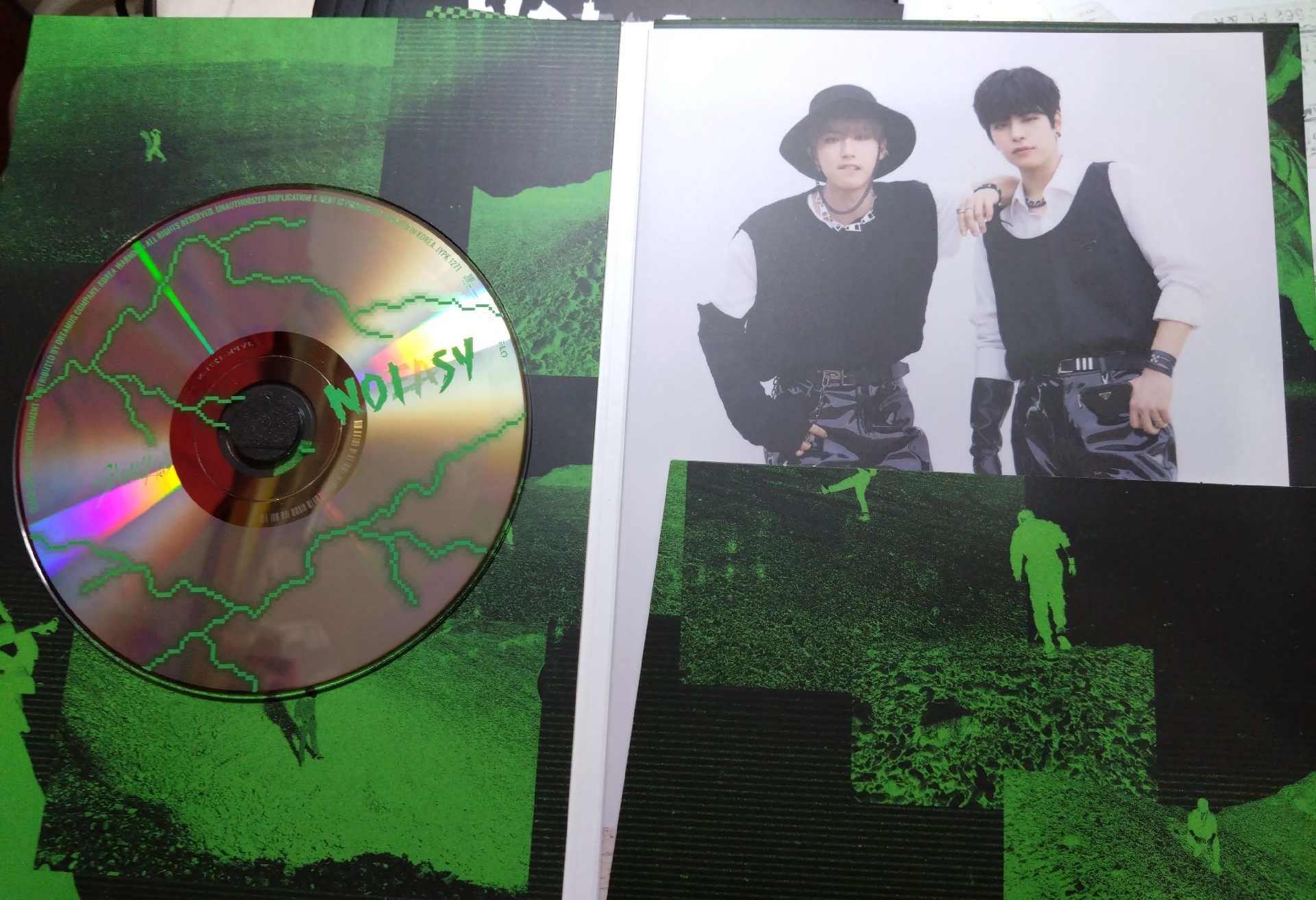 Straykids NOEASY 綠版 城玟海報