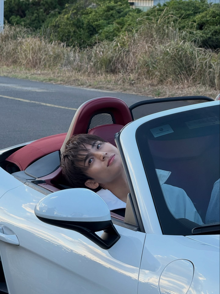 金總的豹紋西裝