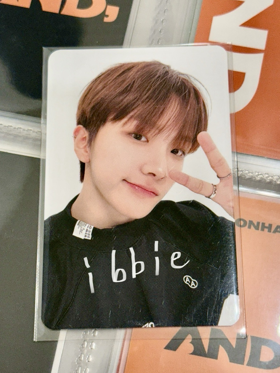 BOYNEXTDOOR 金雲鶴 滿額卡 比耶（戴戒指）