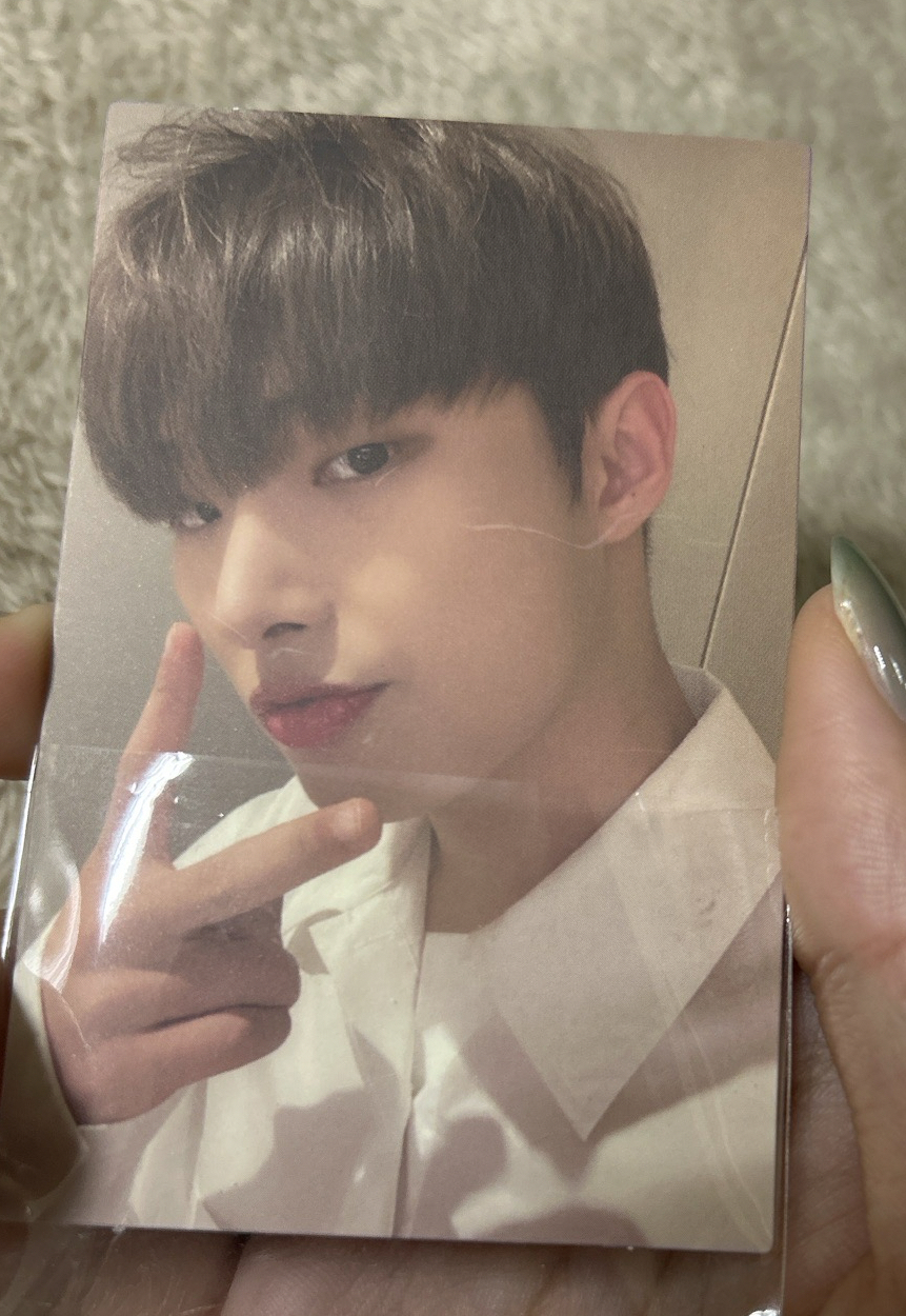 ya琦琦（霧面卡，臉旁有刮痕）