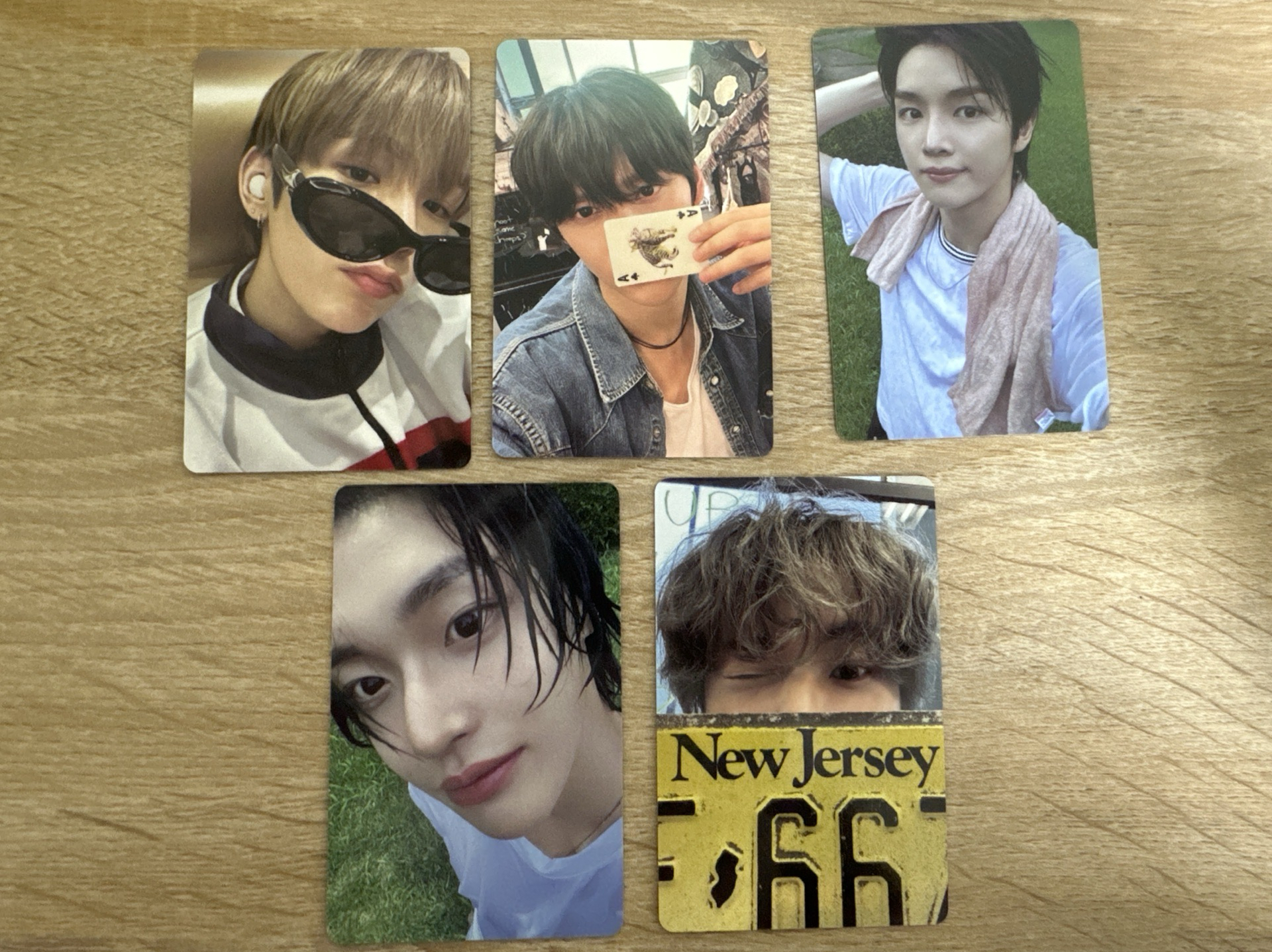 專輯隊友卡五張