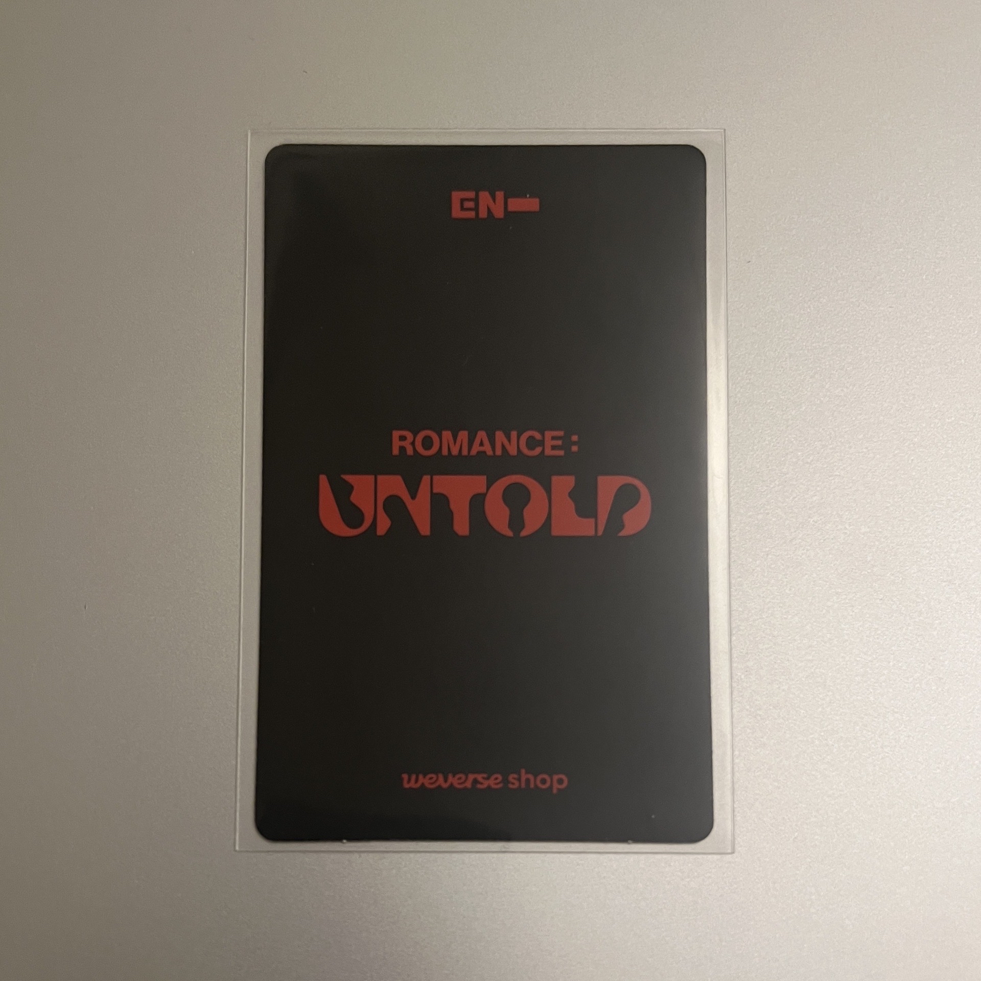 雅加達黑版（右）