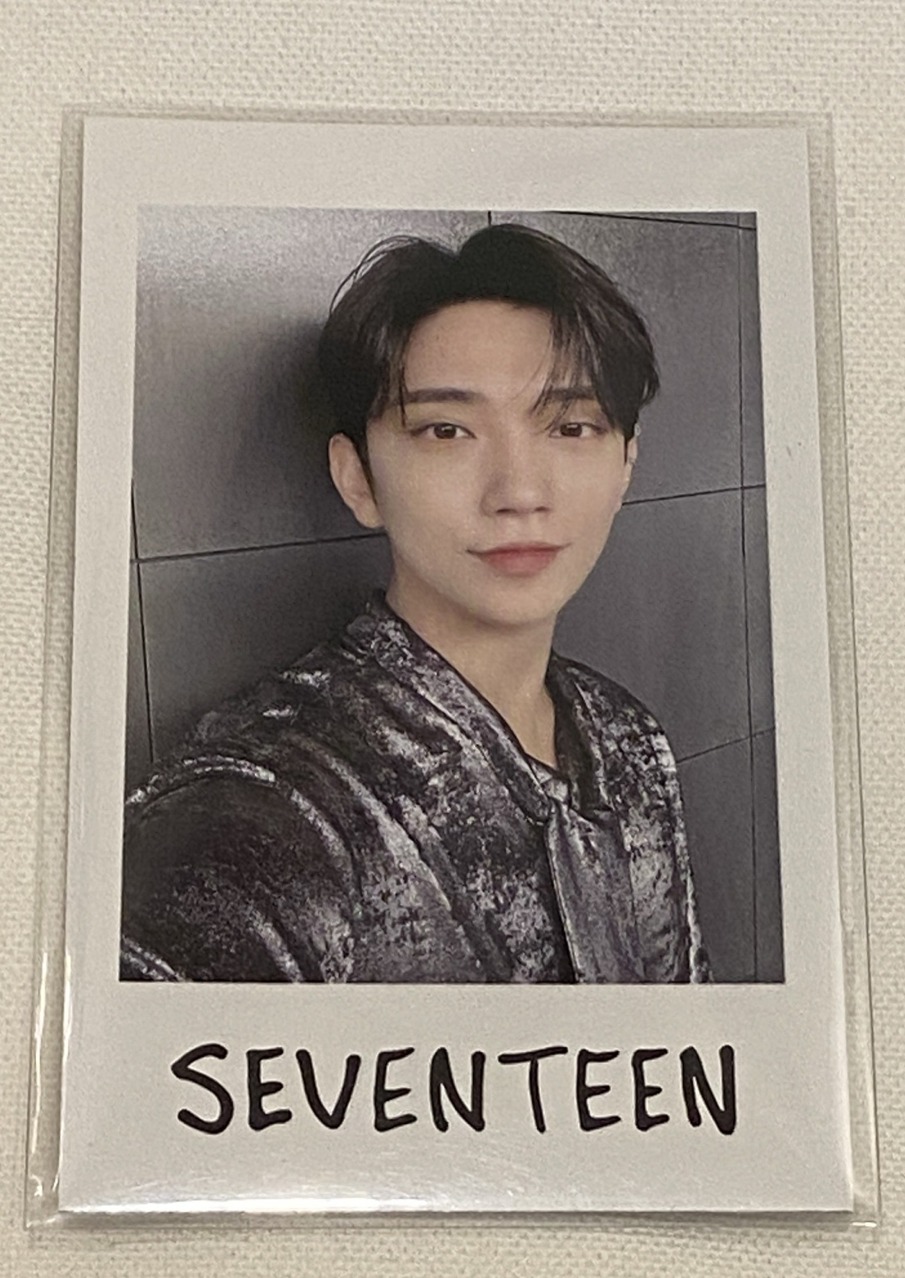 JOSHUA RIGHT HERE 日巡拍立得 洪知秀 自拍