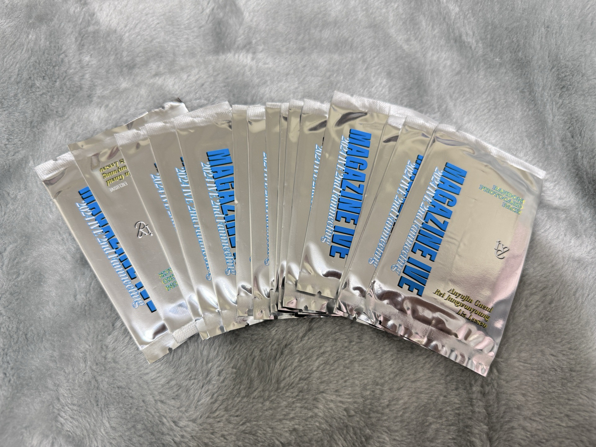 IVE MAGAZINE fan meeting 隨機卡包 未拆卡包