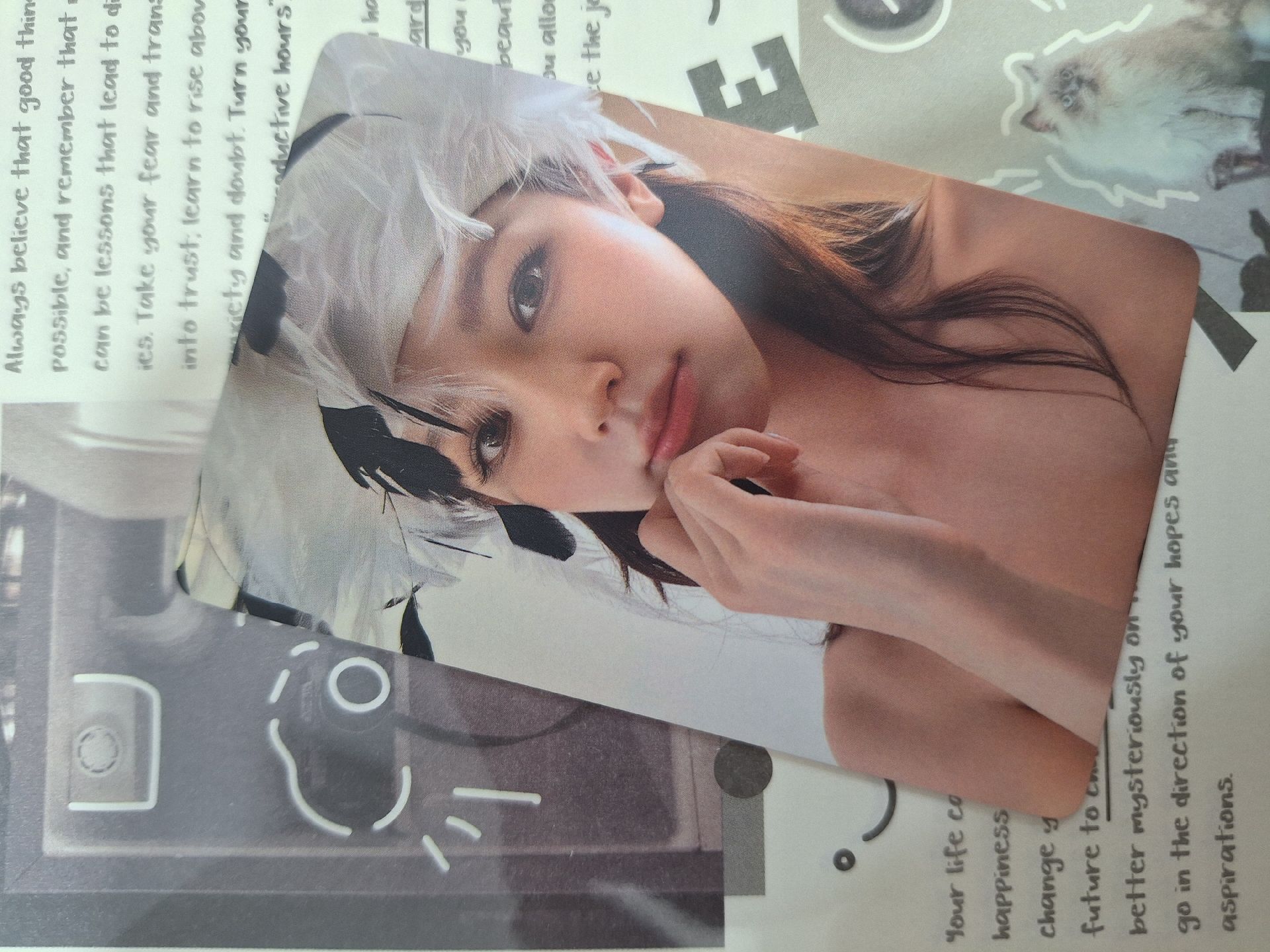 烏托邦雜誌卡 中背