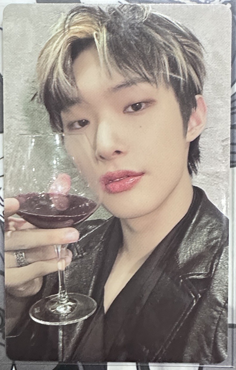 旼琦 2024年曆 年曆卡 搖晃ㄉ紅酒杯