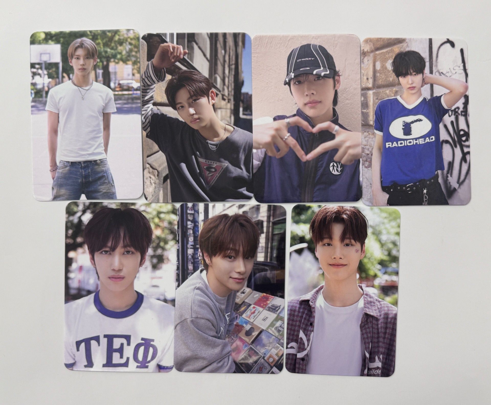 idntt OT7實體一套+7張聽歌碼