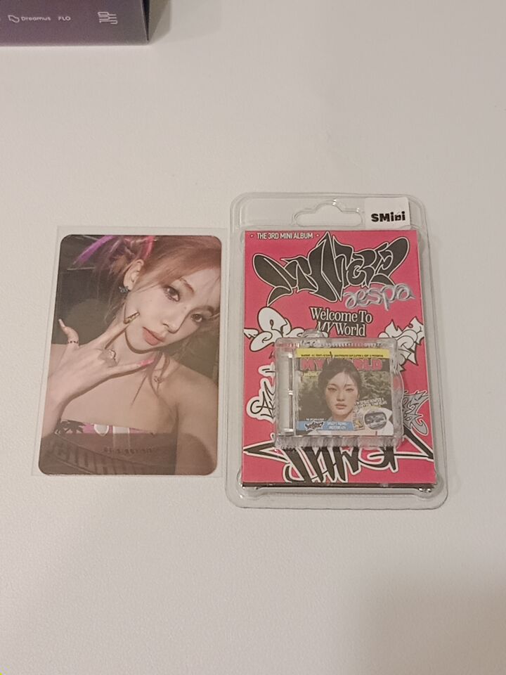 《My World》柚電子專卡