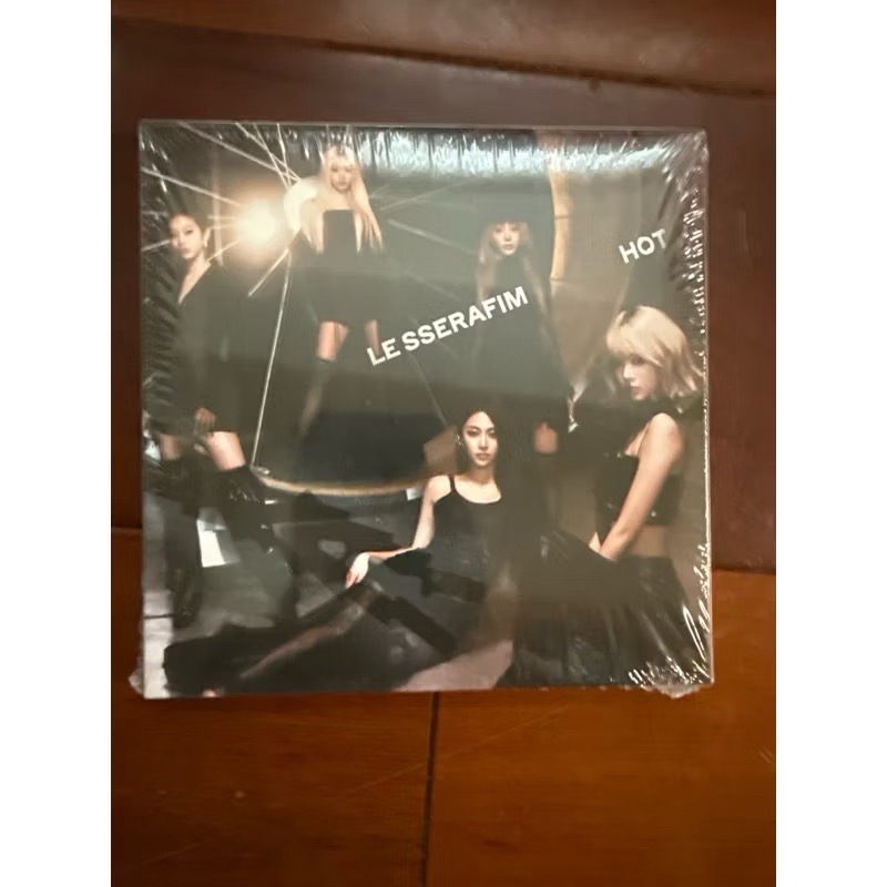 hot 團封未拆專 Lesserafim 