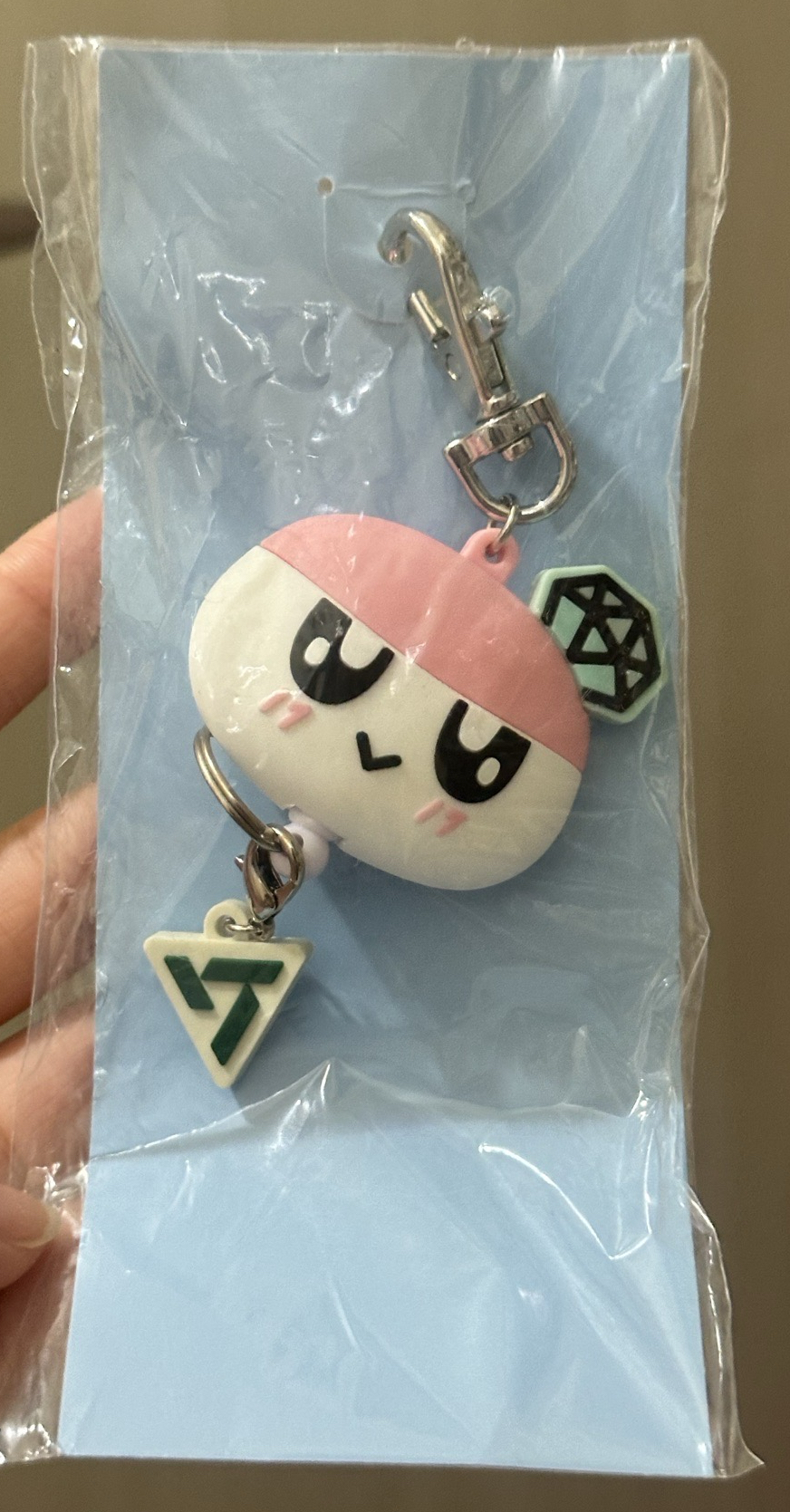 蹦蹦 伸縮掛繩 right here