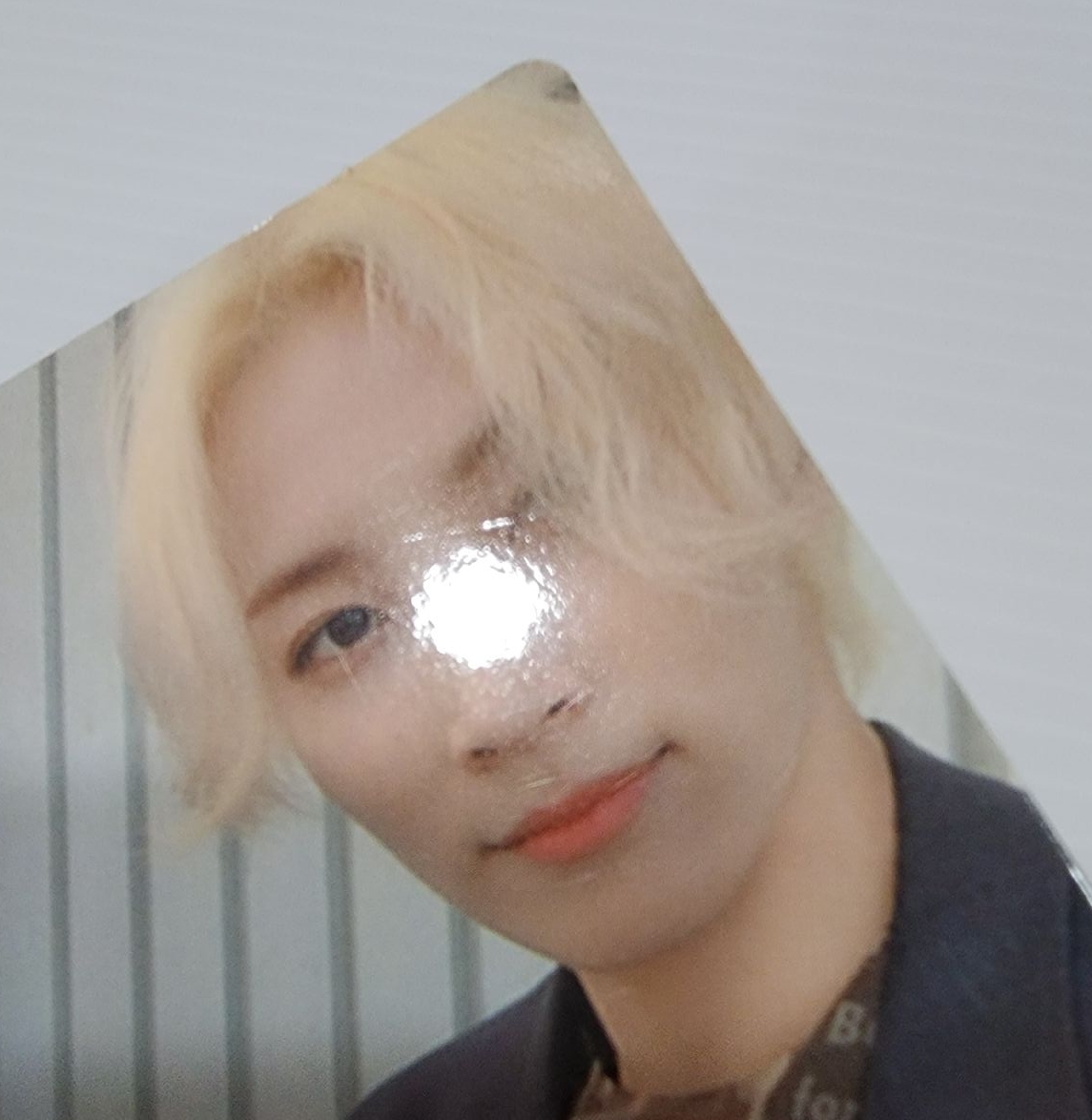 左3大損不單出 賣場任5張漢卡可購買