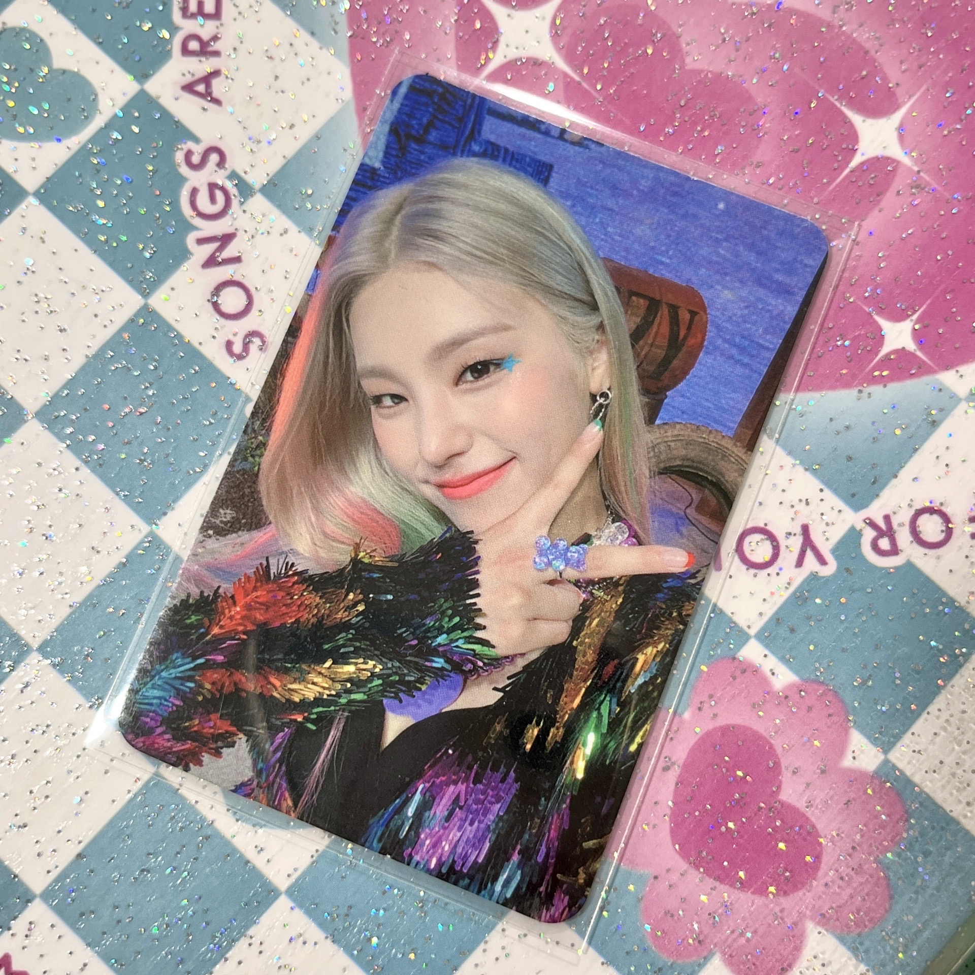 NOT SHY yzy一直娛禮志 中文卡背