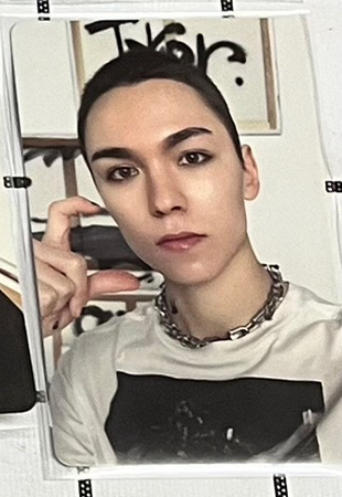 VERNON超可愛臉頰比心專卡