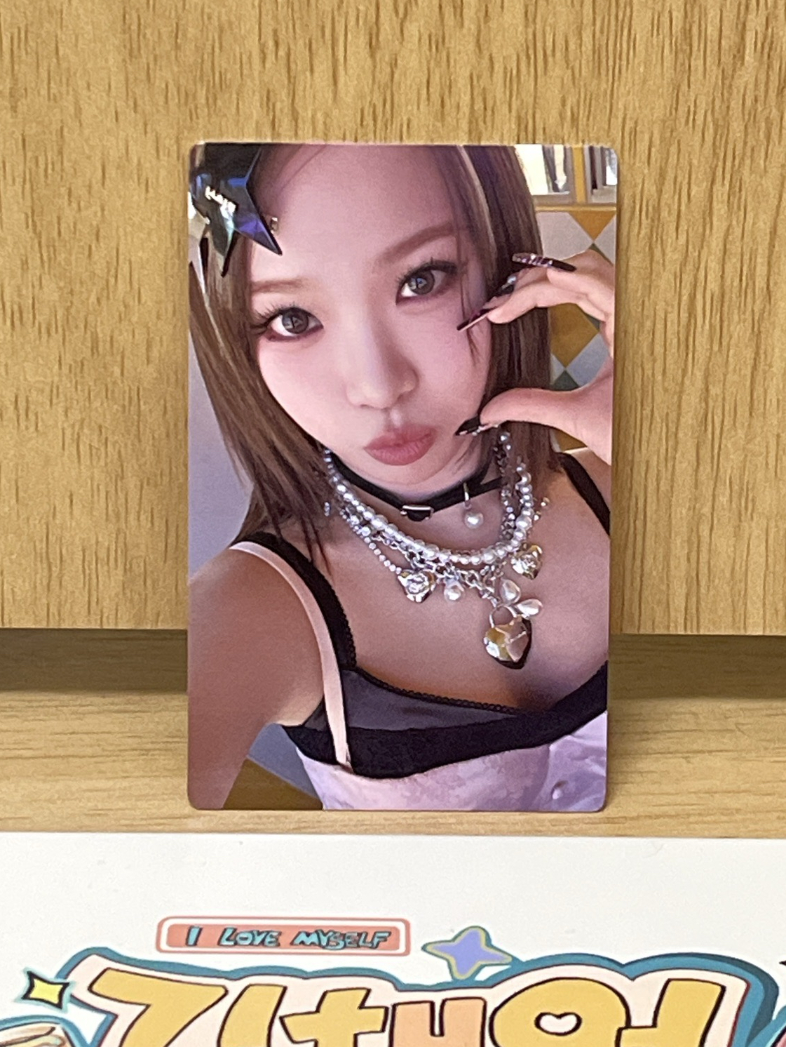 DIFFERENT 初回B專卡采