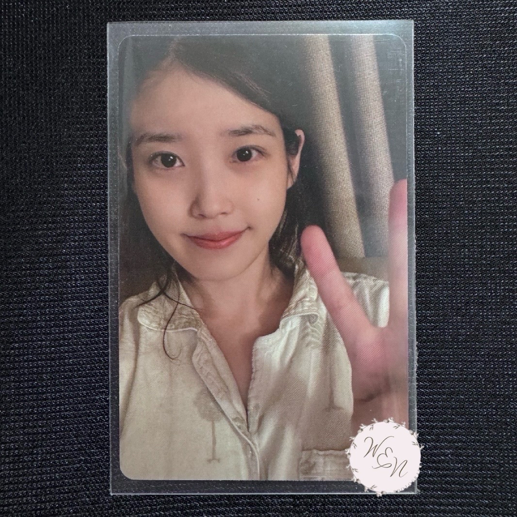 IU 李知恩 2025 生日小卡