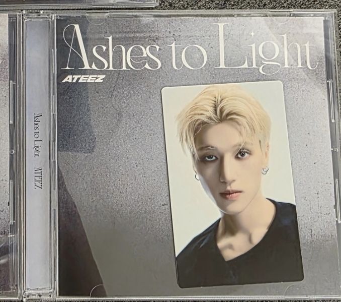 友榮 Ashes to Light 專輯卡 通常盤