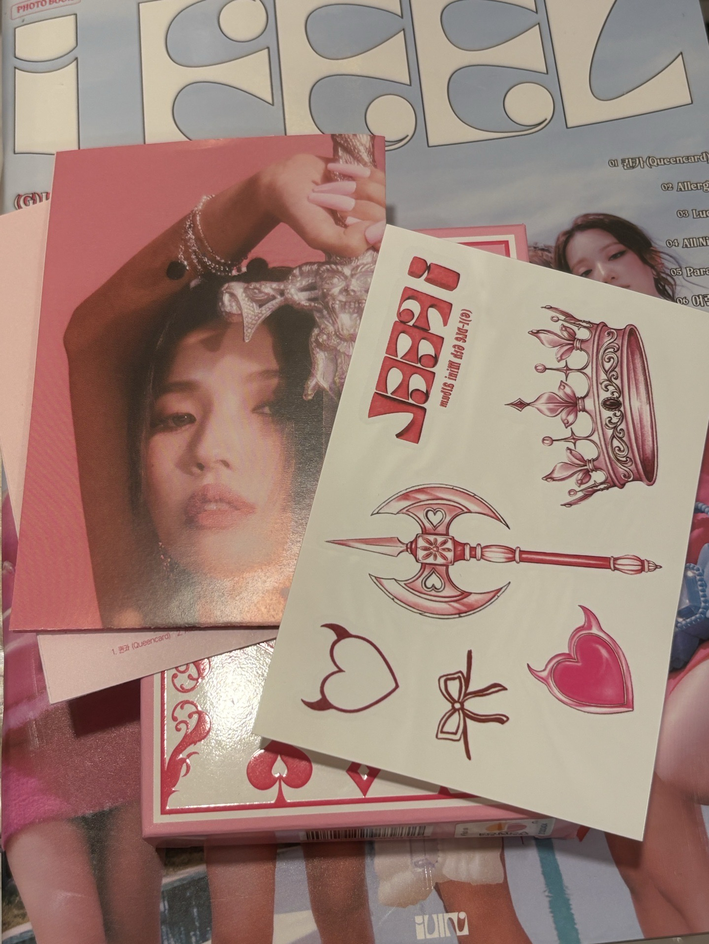 QUEEN版折疊海報 娟+貼紙