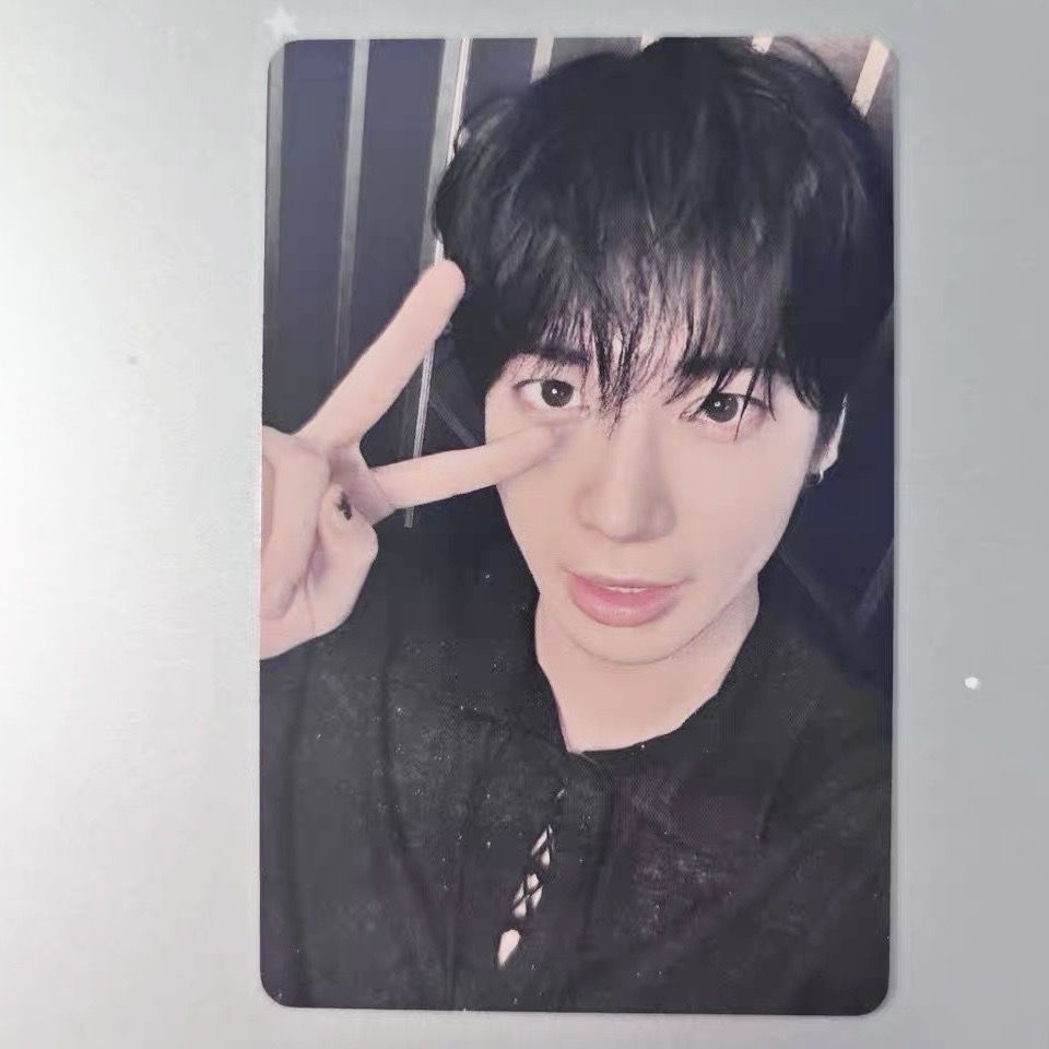 🔴正四 yzy 上海 簽售卡 中背顯 🚚預購（需帶一張無🔴小卡）𝙏𝘼𝙀𝙃𝙔𝙐𝙉