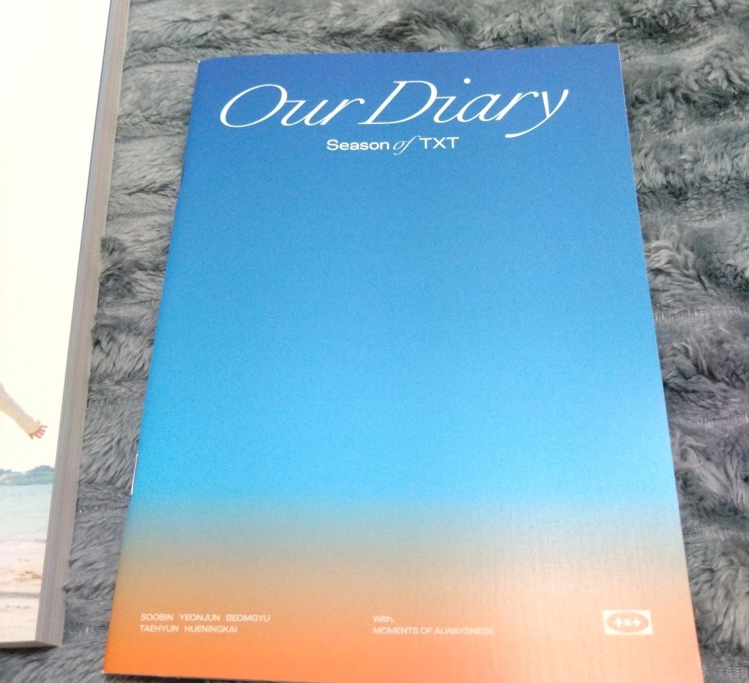 TXT 2022 SEASON OF TXT : MIDSUMMER 夏日寫真 (韓國進口版)