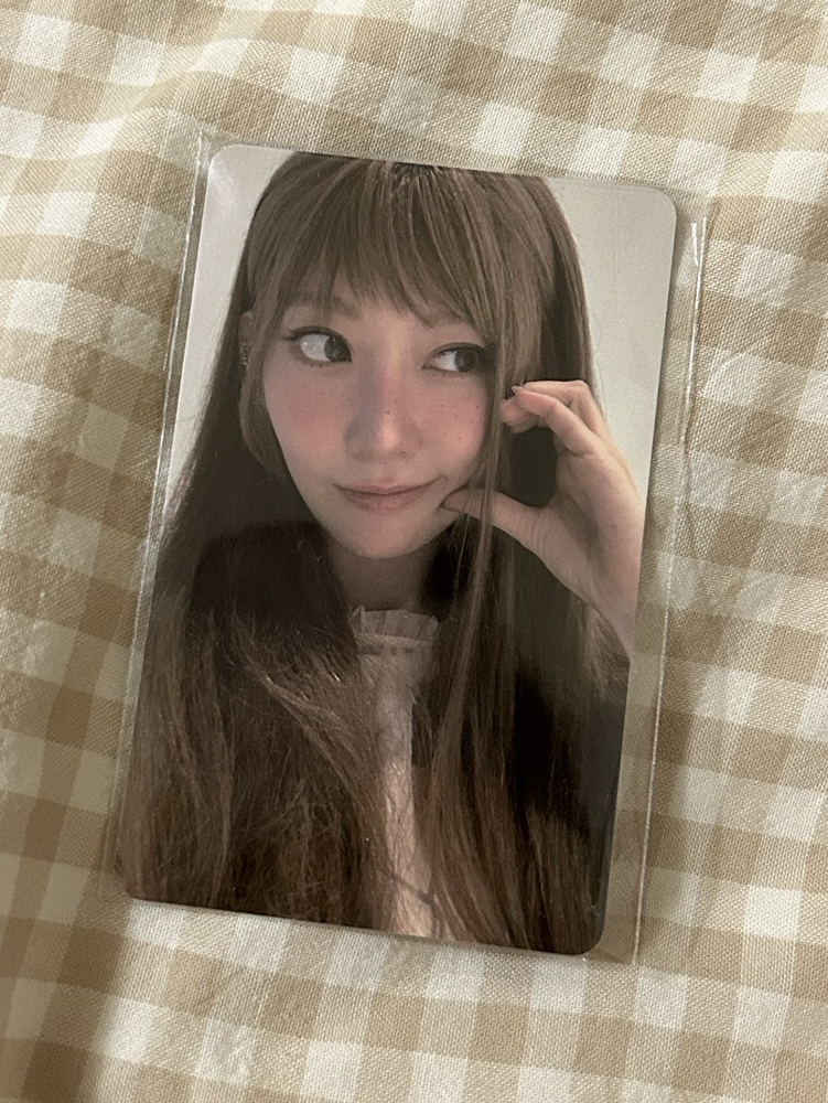 LESSERAFIM CRAZY am 幸運卡 SAKURA