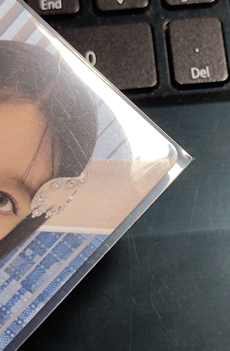 ILLIT bomb 一直娛預售 金榜題慜 有損如圖