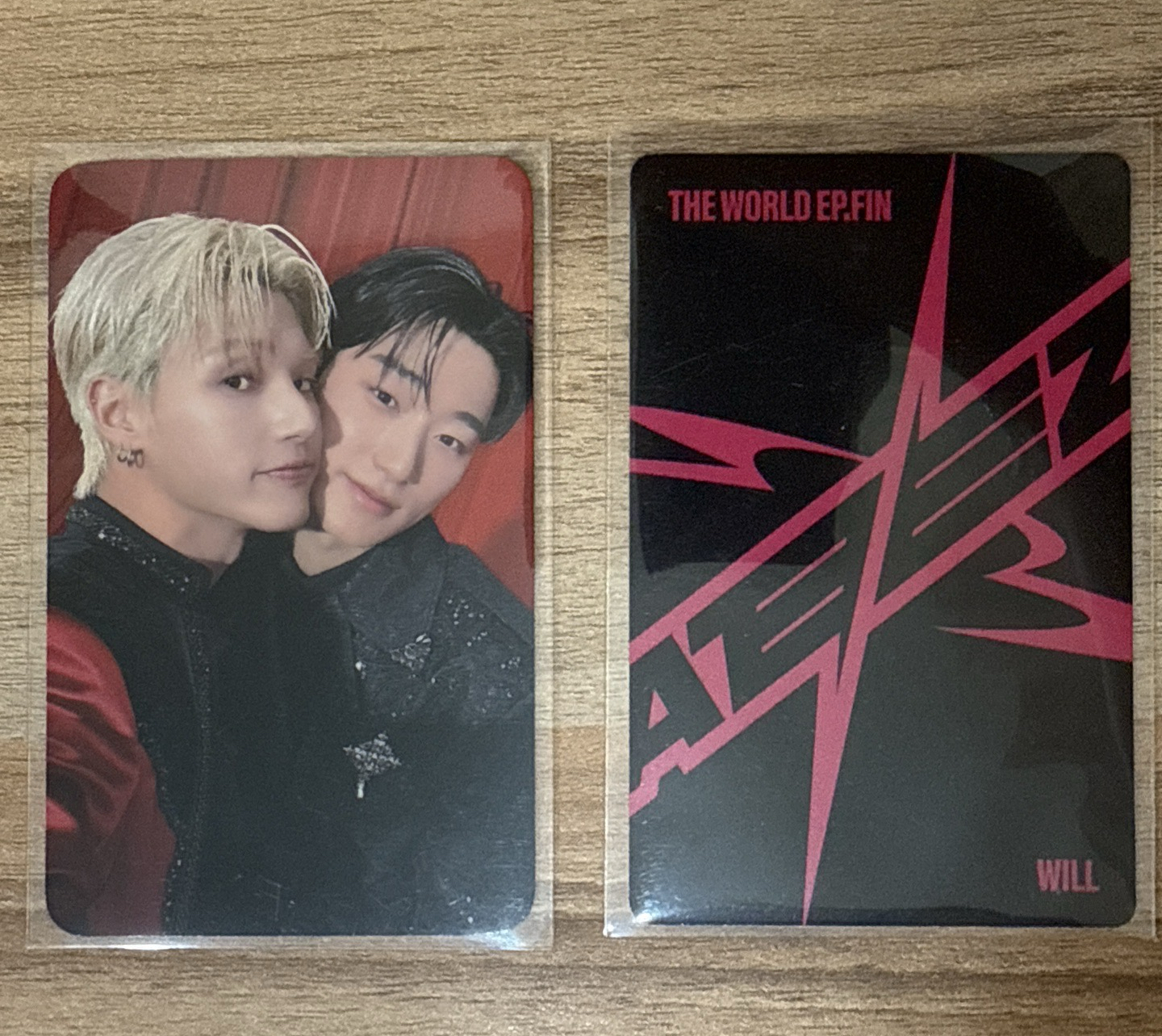 WOOYOUNG｜雨傘貼貼